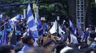 Nostalgia Juara yang Merindingkan: Ketika Bobotoh Kembali Getarkan Hati Legenda Persib