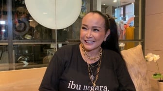 Cerita Jennifer Ipel Adopsi Bayi di Usia 54 Tahun, Mulanya Tertarik Cerita Single Mom Usia 21 Tahun