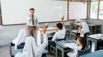Guru Pensiun Massal, Rekrutmen Terbatas: Kulon Progo Cari Akal Atasi Krisis Tenaga Pendidik