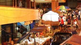 Pedagang Pasar Badung Bingung Mengganti Kantong Plastik Kresek Dengan Apa