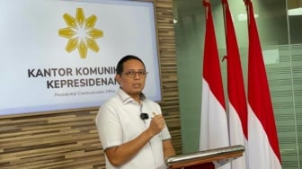 Heboh Eskalator Borobudur: Pemerintah Ungkap Alasan Di Balik Kunjungan Rahasia Macron!