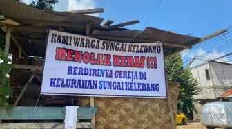 Spanduk Penolakan Bermunculan, Izin Gereja Toraja Disoal Warga