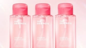 5 Rekomendasi Makeup Remover Murah tapi Bagus, Sekali Usap Wajah Auto Bersih!