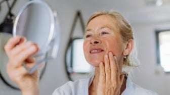 5 Rekomendasi Moisturizer Terbaik untuk Usia 40 Tahun ke Atas, Bikin Wajah Glowing & Awet Muda
