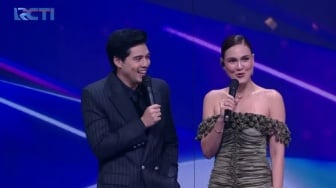 Luna Maya Bikin Maxime Bouttier Speechless di Panggung Indonesian Drama Series Awards 2025