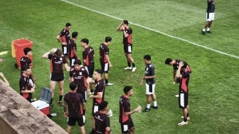 Hari Pertama TC Timnas Indonesia: Thom Haye Cs Digembleng di Tengah Gerimis