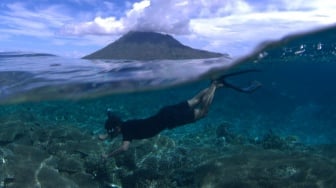 Menjaga Surga Bawah Laut Lewat Inisiatif Bersih Sampah di Bunaken