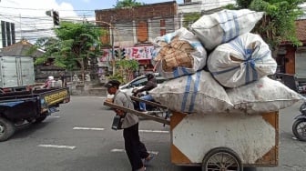 Nasib Pemulung Dan Industri Daur Ulang Yang Terdampak Larangan Plastik Sekali Pakai di Bali