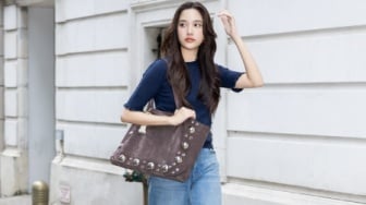 Intip 4 Gaya Outwear Trendi yang Terinspirasi dari Freen Sarocha, Wajib Dicoba!