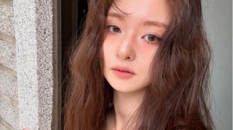 4 Ide OOTD Girly Style ala Lee Nagyung FROMIS 9, Ubah Gaya Lebih Charming!