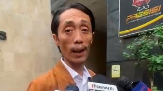 Kader PSI Dian Sandi Serahkan Bukti 'Rahasia' dalam Flashdisk ke Polisi!
