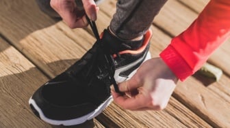 5 Rekomendasi Sepatu Terbaik Menurut Dokter Kaki, Anti Cedera dan Nyeri