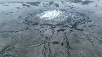 Foto udara pusat semburan lumpur Lapindo di Porong, Sidoarjo, Jawa Timur, Kamis (29/5/2025). [ANTARA FOTO/Umarul Faruq/rwa]