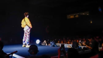 Musisi Jacob Collier tampil dalam acara BNI Java Jazz Festival 2025 di JIExpo Kemayoran, Jakarta, Jumat (30/5/2025). [Suara.com/Alfian Winanto]