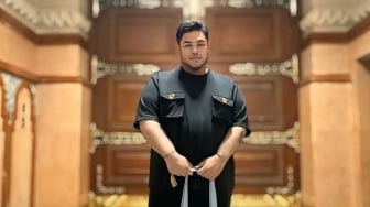 Salat Jumat di Madinah, Alasan Ivan Gunawan Datang Lebih Awal ke Masjid Nabawi Bikin Haru