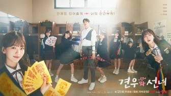 Cho Yi Hyun Menjalani Kehidupan Ganda di Drama Korea Head over Heels