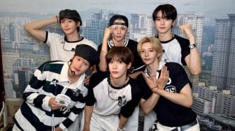 Selamat! RIIZE Raih Trofi Ketiga Lagu Fly Up di Program Show! Music Core