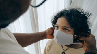 Kenapa Anak-anak Wajib Pakai Masker Lihat Hewan Kurban Idul Adha? Ini Penjelasan Dokter