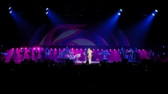Penyanyi Andien saat tampil dalam acara BNI Java Jazz Festival 2025 di JIExpo Kemayoran, Jakarta, Jumat (30/5/2025). [Suara.com/Alfian Winanto]