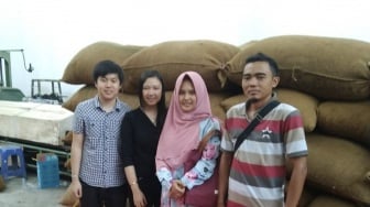 Perempuan Berdaya, Mengelola UMKM di Dunia Maya dengan Omzet Luar Biasa