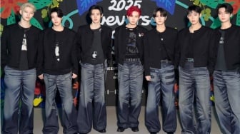 Penuh Kharisma! ENHYPEN Usung Nuansa Coachella di Weverse Con Festival 2025