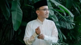Puncak Ibadah Haji Tinggal Menghitung Hari, Kok Ruben Onsu Belum Berangkat?