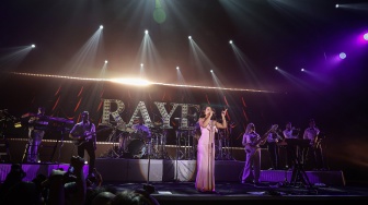 Penampilan Raye pada acara Jakarta International BNI Java Jazz Festival (JJF) di JIExpo, Kemayoran, Jakarta, Minggu (1/6/2025). [ANTARA FOTO/Dhemas Reviyanto/rwa]