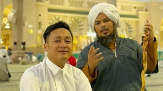 Dibiayai Raffi Ahmad Ibadah Haji, Sang Manajer dan Ustaz Derry Sulaiman Pakai Visa Apa?