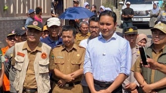 Ikuti Jejak Dedi Mulyadi, Bupati Cianjur Terapkan Gaya Berkantor di Desa dan Puskesmas