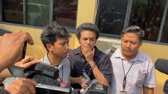 Diserahkan ke Kejaksaan dengan Tangan Diborgol, Vadel Badjideh Tampak Lebih Gemuk