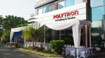 Polytron Resmikan Showroom Mobil Listrik Pertamanya di Jakarta
