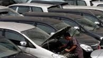7 Rekomendasi Mobil Bekas Murah Tahun Tinggi: Harga di Bawah Rp 100 Juta, Kabin Luas Muat 8 Orang!