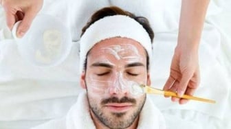 4 Rekomendasi Sabun Muka Terbaik untuk Usia 40 Tahun ke Atas, Harga Mulai Rp 30 Ribuan!