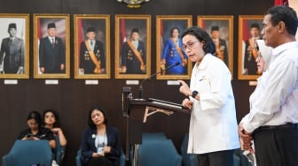 Gaji ke-13 Cair, Sri Mulyani Harap Daya Beli Masyarakat Bergairah Lagi