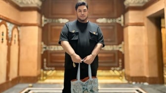 Tiba di Arafah, Ivan Gunawan Merasa Berat Sampai Kirim Pesan Maaf untuk Ibunda