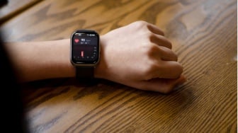 Detak di Pergelangan! Bagaimana Smartwatch Merawat Jiwa Kita?
