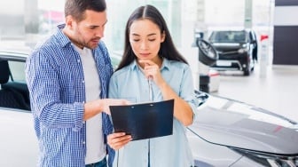 Simulasi Kredit Mobil Bekas di Bawah Rp80 Jutaan, Lebih Murah Leasing atau Bank?