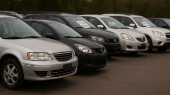 Ingin Nyaman Seperti Naik Alphard? Ini 6 Mobil Bekas Murah dan Mewah Mulai Rp 60 Juta