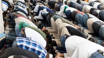 Idul Adha Hari Jumat, Apakah Tetap Wajib Jumatan? Begini menurut Syariat