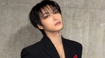 Bikin Tampilan Karismatik, Ini 4 Padu Padan Pakaian Serba Hitam ala Seonghwa ATEEZ