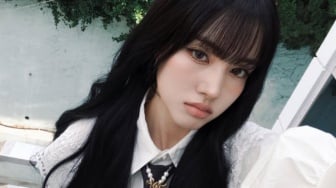 4 Inspirasi Outfit Minimalis ala Yoon STAYC, Tampil Cozy Setiap Hari!