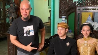 Undangan Al Ghazali Tersebar di Media Sosial, Netizen Curiga Ahmad Dhani yang Desain
