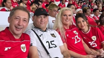 Jennifer Coppen Nonton Timnas Indonesia vs China Bareng Orang Tua Justin Hubner: Cie Bertemu Camer!