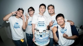 Warung Cenat Cenut: Transformasi SMASH dari Panggung Musik ke Lapak TikTok