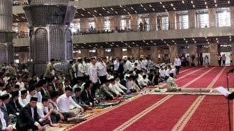 Presiden Prabowo Salat Iduladha di Masjid Istiqlal Ditemani Sejumlah Awak Kabinet Merah Putih