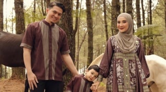 Air Mata Bahagia Zaskia Sungkar Pecah! Kabar Kehamilan Anak Kedua Bikin Haru