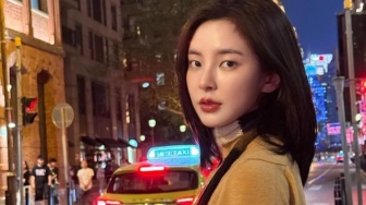 4 Ide OOTD Stylish ala Shin Soo Hyun untuk Gaya Nyaman Saat City Trip!