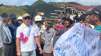 Di depan Muka Bahlil Pejabat Kementerian ESDM Bilang Tambang Nikel di Raja Ampat Tidak Masalah