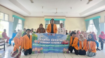 Grantha Dayatina Eratkan Kebersamaan Lansia Lewat "Romansa Estetika"