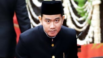 Ekspresi Gibran Dinasihati Cak Imin soal Tambang dan Lingkungan Disebut Bebal